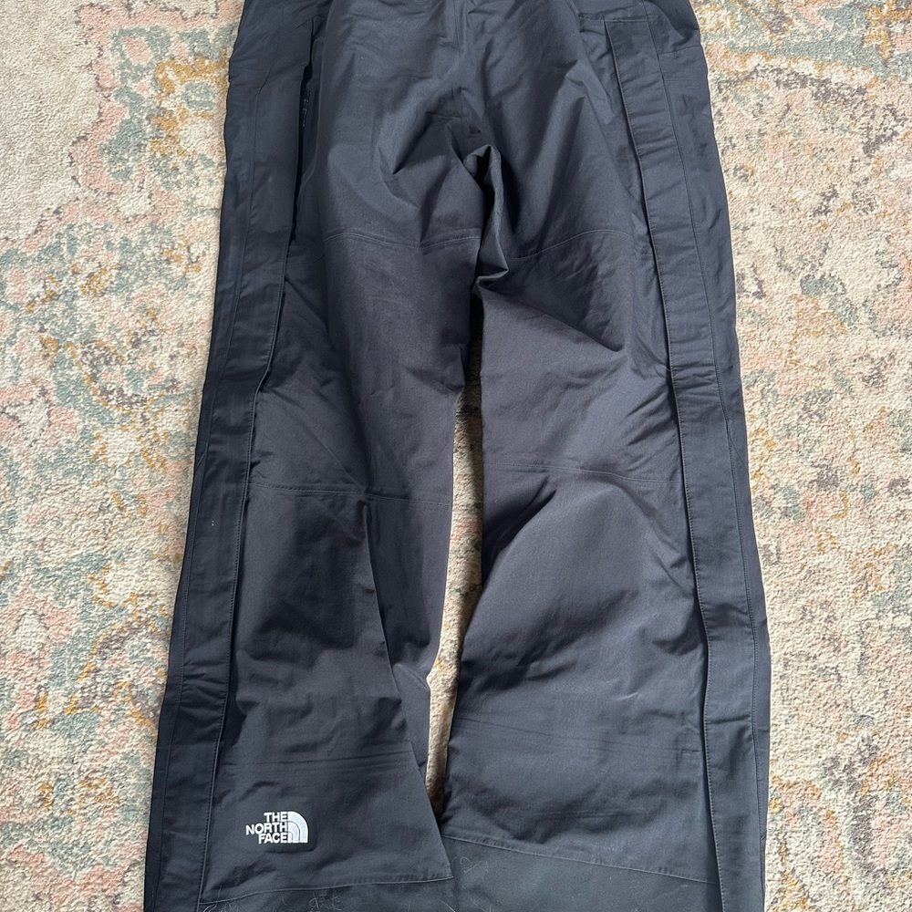 The North Face Men's Dark Gray Cargo Pants